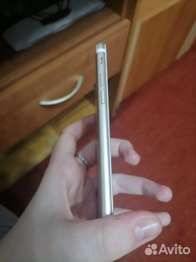 Телефон iPhone 7 32 GB