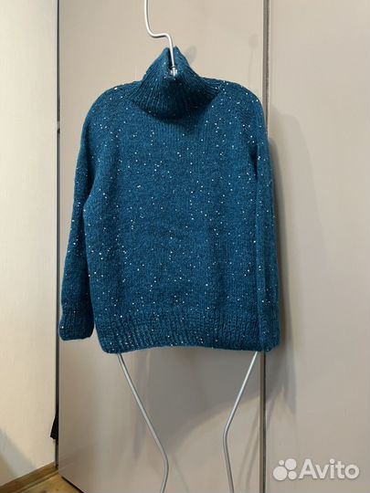 Свитер шерстяной женский