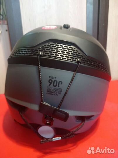 Горнолыжный шлем