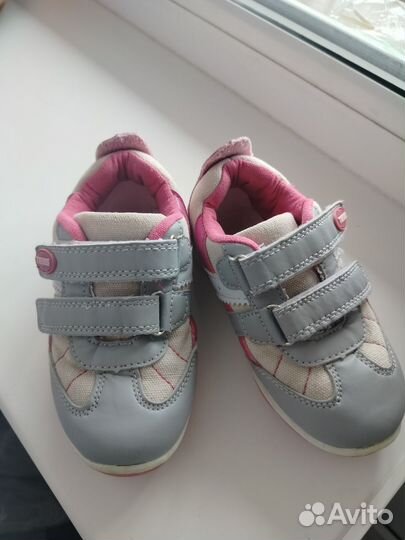 Кроссовки для девочки 24 25