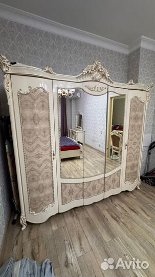 Гарнитур спальний