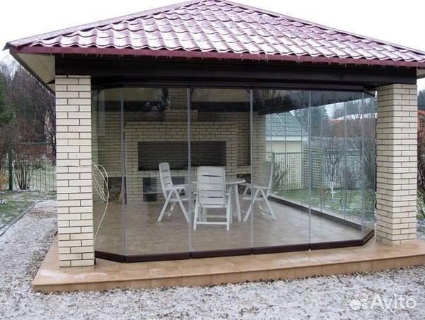 Безрамное остекление беседки