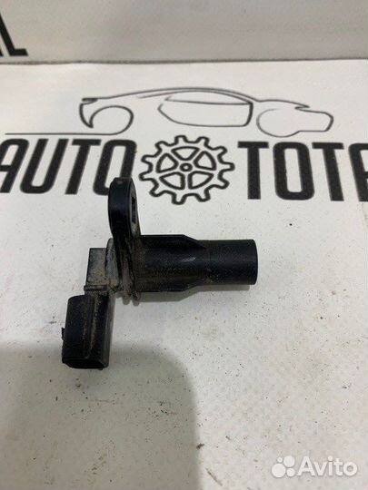 Датчик положения коленвала Renault Duster