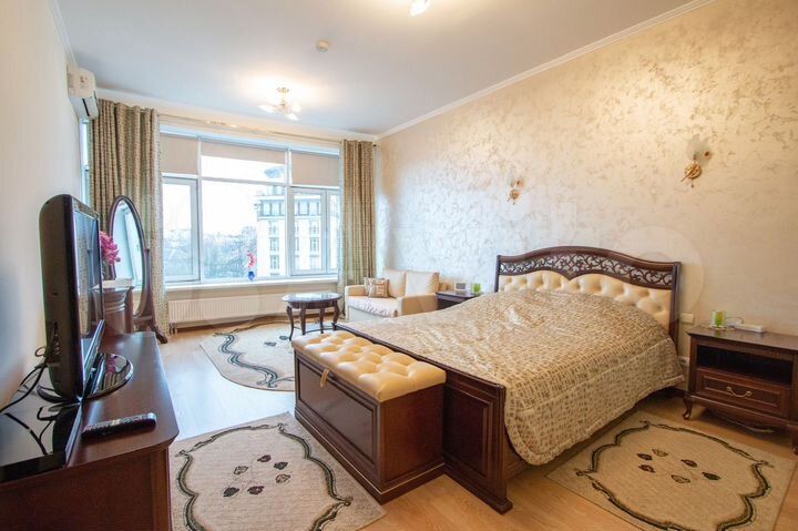 2-к. квартира, 90 м², 4/10 эт.