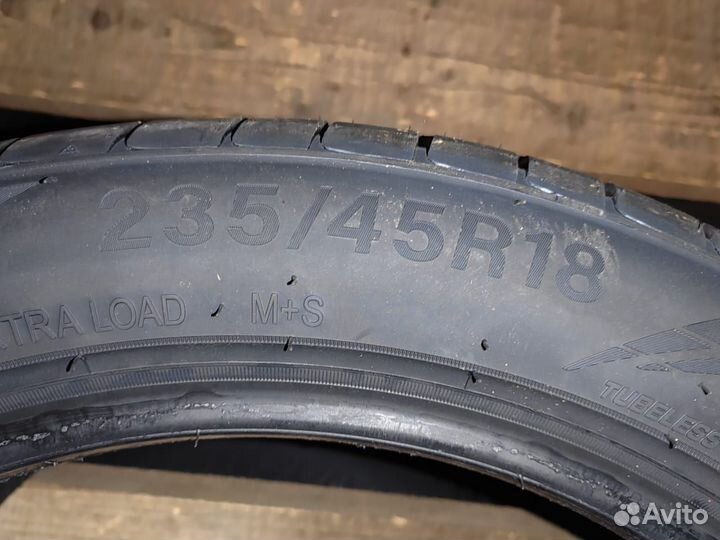 Triangle EffeXSport TH202 235/45 R18 98Y