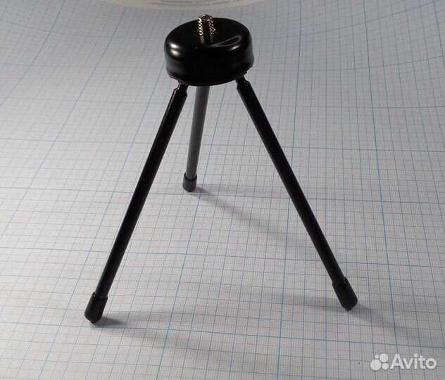 Настольный металический штатив на трех ножках