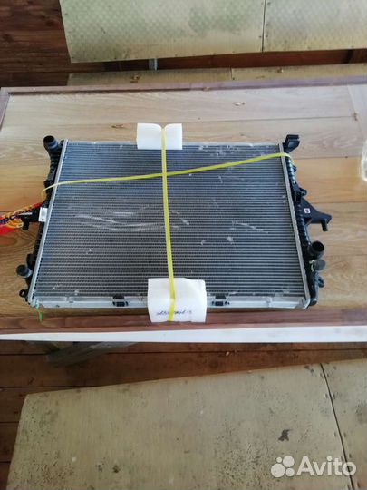 Радиатор audi ку7 новый