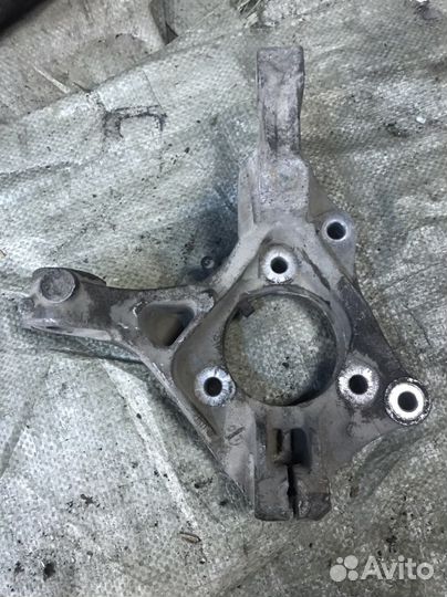 Кулак поворотный LH Chevrolet Cruze Opel Astra J