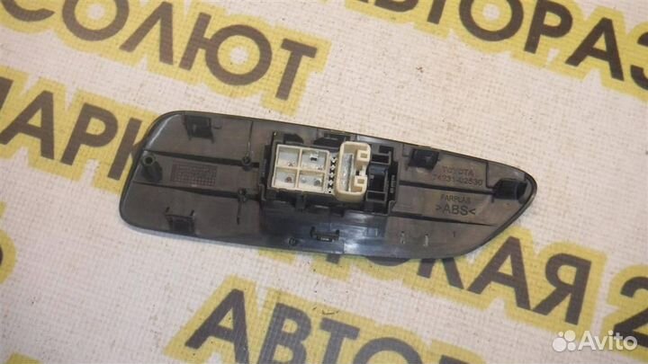 Кнопка стеклоподъемника Toyota RAV4 (XA30) 2005-2