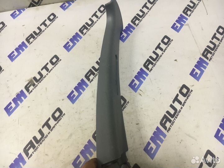 Накладка центральной стойки правая Шевроле Лачетти