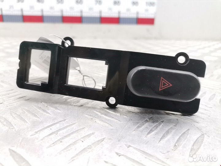 Кнопка для Mitsubishi Pajero Sport 1