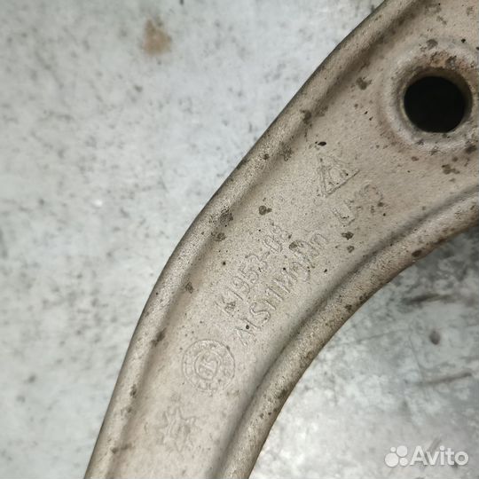 Пепедние верхние рычаги