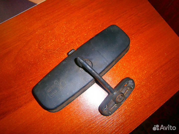 Зеркало заднего вида