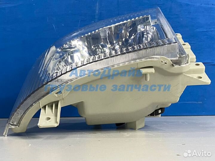 Фара Isuzu NPR75 NQR90 NLR85 NMR85 левая