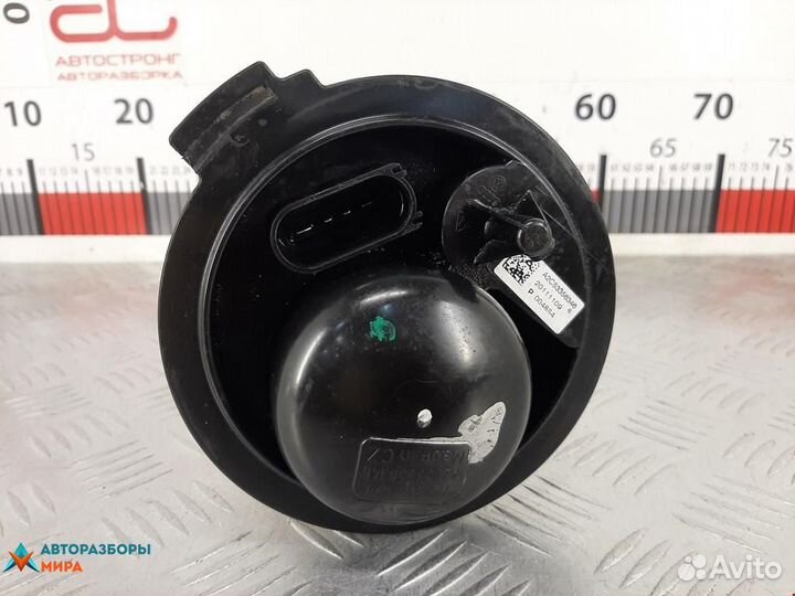 Датчик уровня топлива Volkswagen Touareg 2 2012