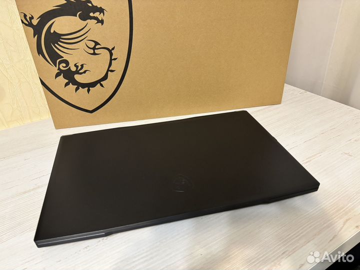 Ноутбук MSI GF76 Katana 11SC-483XRU