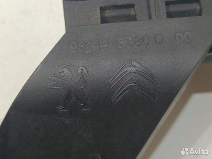 Направляющая стекла двери задняя правая Peugeot