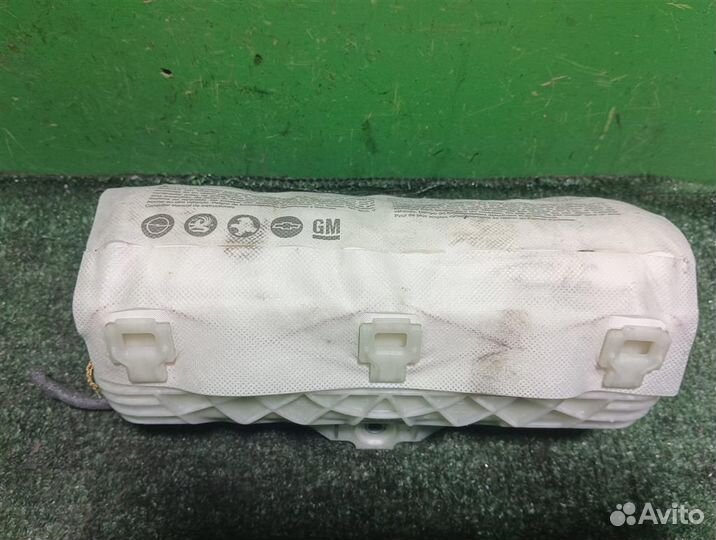 Подушка безопасности в торпедо Opel astra H 2009