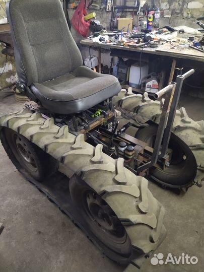 Гусеничный мини трактор