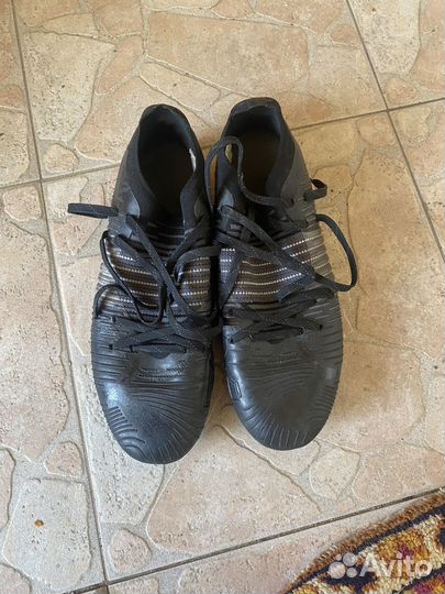 Футбольные бутсы puma