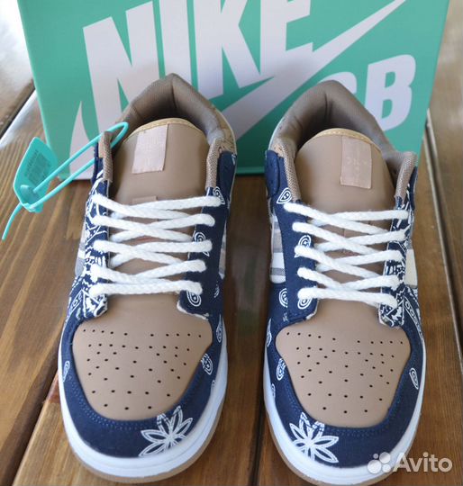 Продаются кроссовки Nike Dunk SB Travis Scott
