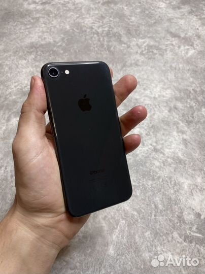 iPhone 8, 64 ГБ