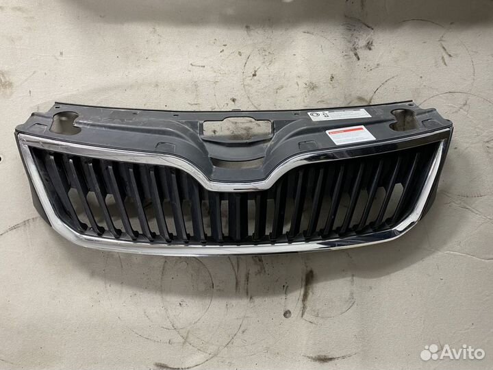 Решетка радиатора Skoda Rapid (NH3) I (2012–2017)