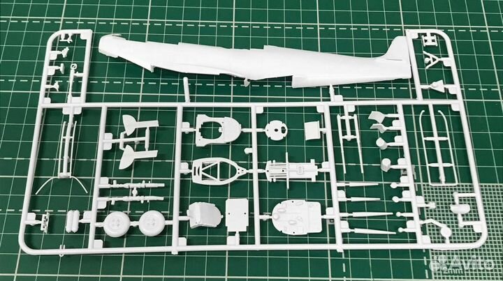 Сборная модель самолета 1 48