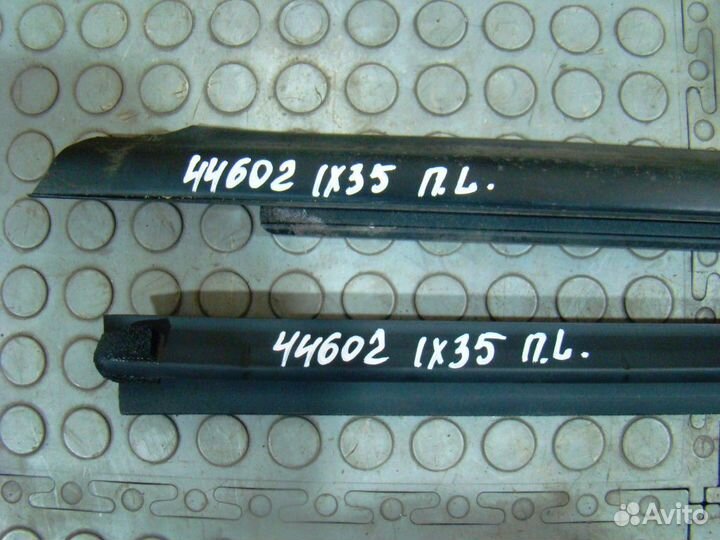 Hyundai ix35 Накладка стекла переднего левого