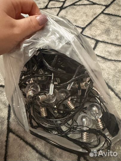 Искусственная елка 180см и 4 гирлянды