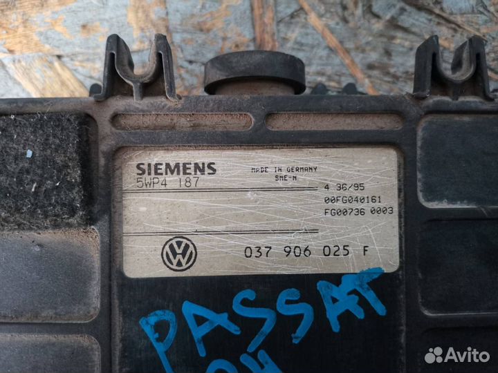 Блок управления двигателем Volkswagen Passat B4