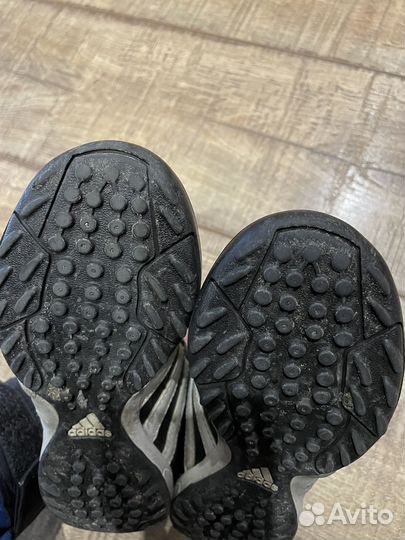 Футбольные бутсы adidas