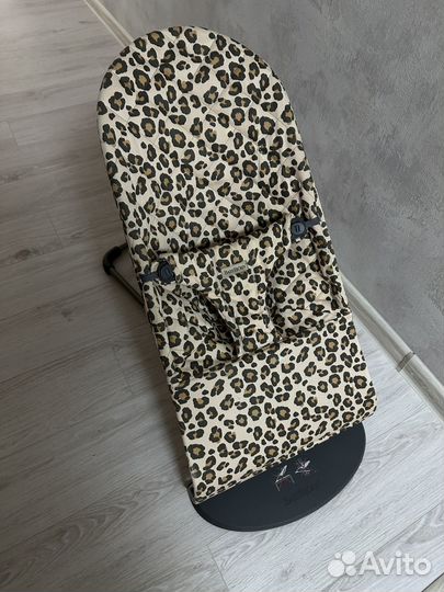 Шезлонг babybjorn
