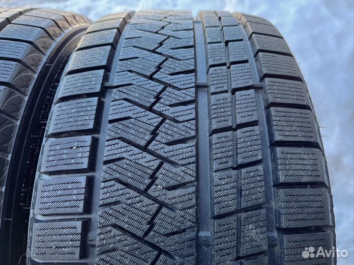 Triangle PL02 235/40 R18 95V