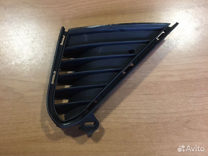 Решетка в бампер правая Kia Optima 86598D4500 JF