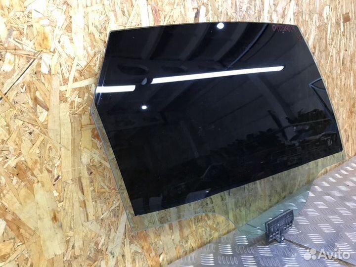 Стекло двери заднее правое Kia Optima 4 седан 2.4