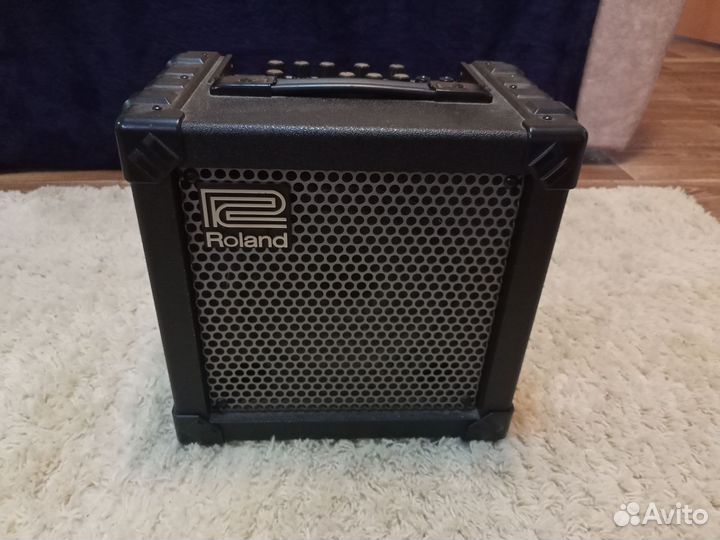 Комбоусилитель Roland cube 20x