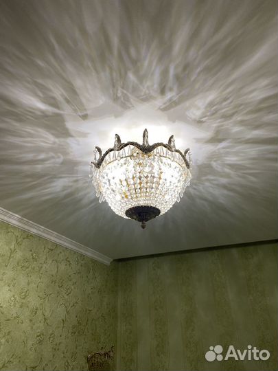 Люстра хрустальная и бра