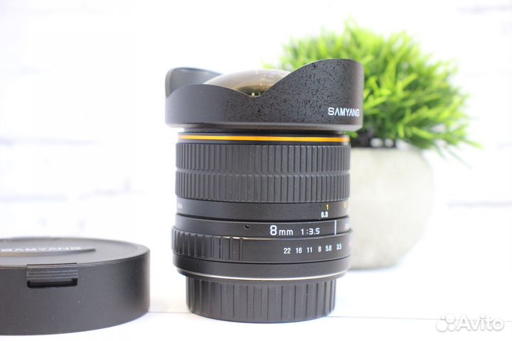 Samyang 8mm f/3.5 Fisheye Canon SN0190