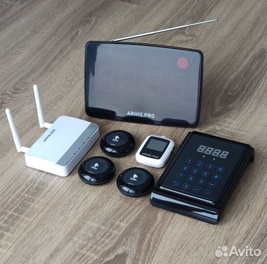 Кнопка вызова официанта, часы, табло, пуль, репите