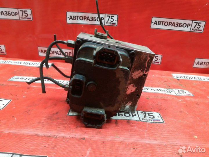 Блок abs Nissan Laurel HC35 RB20DE 1999