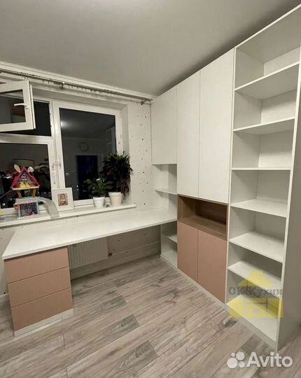 Шкаф с полками