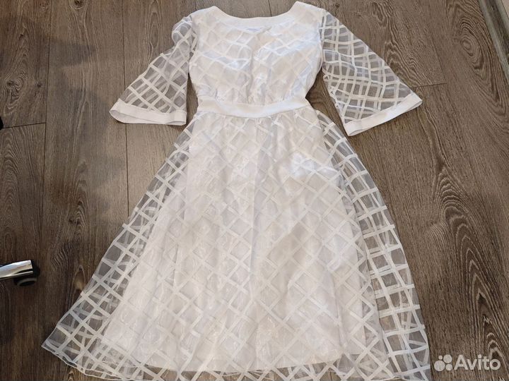 Платье женское на торжество. Зарезервировано