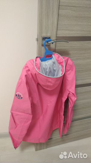 Ветровка женская