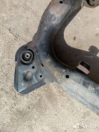 Передний подрамник Audi A6C4,100 С4