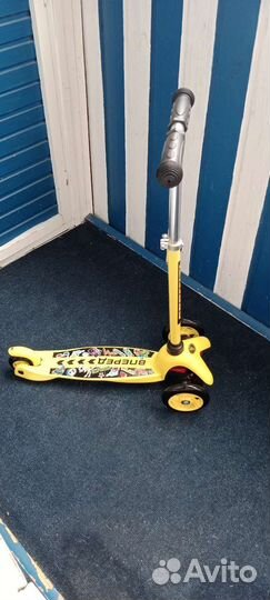 Самокат-снегокат 2 в 1 graffiti 
