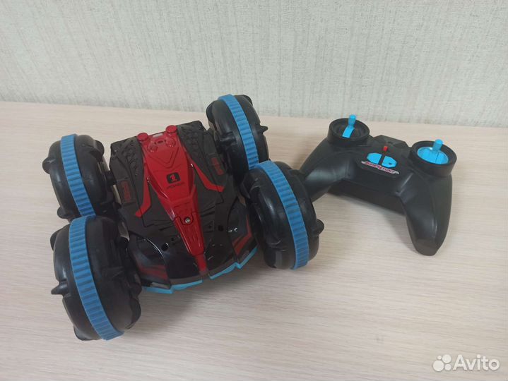 Машинка перевертыш на пульте управления Stunt Car