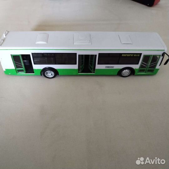 Модель автобуса