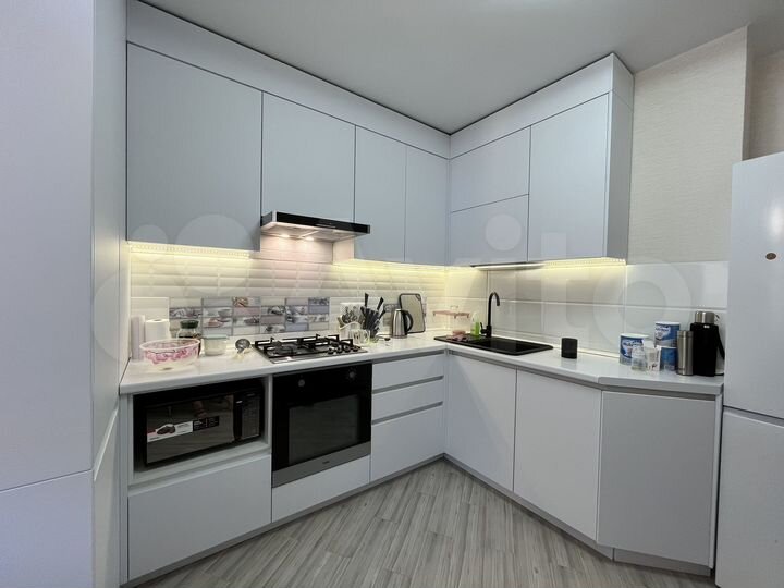 2-к. квартира, 60 м², 8/18 эт.