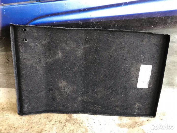 Накладка задняя спинка сиденья прав. Mercedes W208